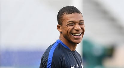 Kylian Mbappé en un entrenamiento con la selección de Francia.