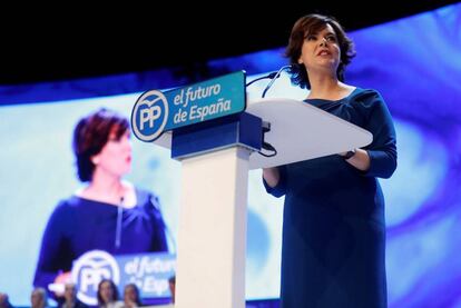 La candidata a la Presidencia del PP, Soraya Sáenz de Santamaría, durante su intervención en el Congreso.