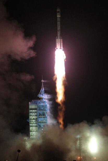 China lanza el Tiangong-1 al espacio.