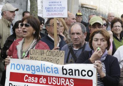 Manifestaci&oacute;n en Santiago de afectos por las preferentes 