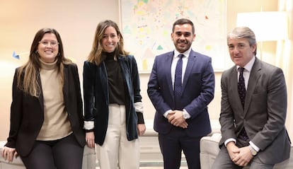 Cristina Sánchez Gurtubay, Marta de la Torre Iglesias-Sarria, Rubén Aragón Fernández y Arturo Miranda Martín. Jorge Gándara Rodríguez de Campoamor no pudo participar en la foto.