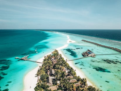Vista aérea de la isla de Dhigurah (Maldivas).
