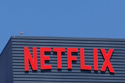 Un logo de Netflix en Los Ángeles, California