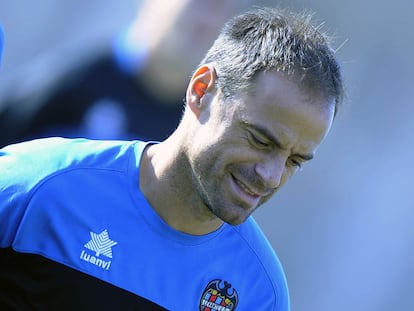 Farinós en un entrenamiento del Levante.