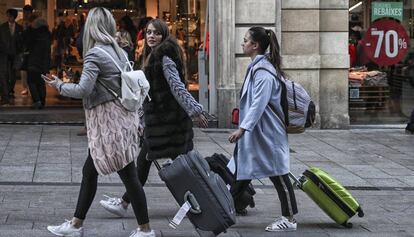 Turistes al centre de Barcelona aquest mes.