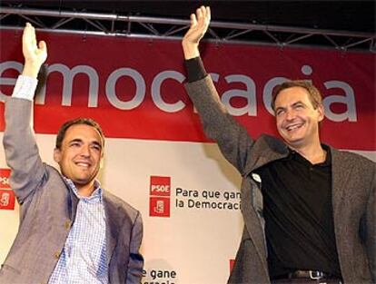 Zapatero y Simancas, en un mitin en Torrejón.