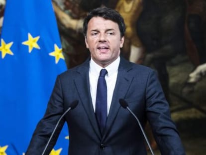 El primer ministro italiano, Matteo Renzi, en una rueda de prensa celebrada tras conocerse el resultado del refer&eacute;ndum sobre la pertenencia de Reino Unido a la Uni&oacute;n Europea. 