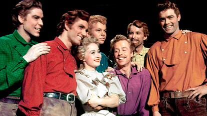 Title: SEVEN BRIDES FOR SEVEN BROTHERS • Pers: POWELL, JANE • Year: 1954 • Dir: DONEN, STANLEY • Ref: SEV005AL • Credit: [ THE KOBAL COLLECTION / MGM ]