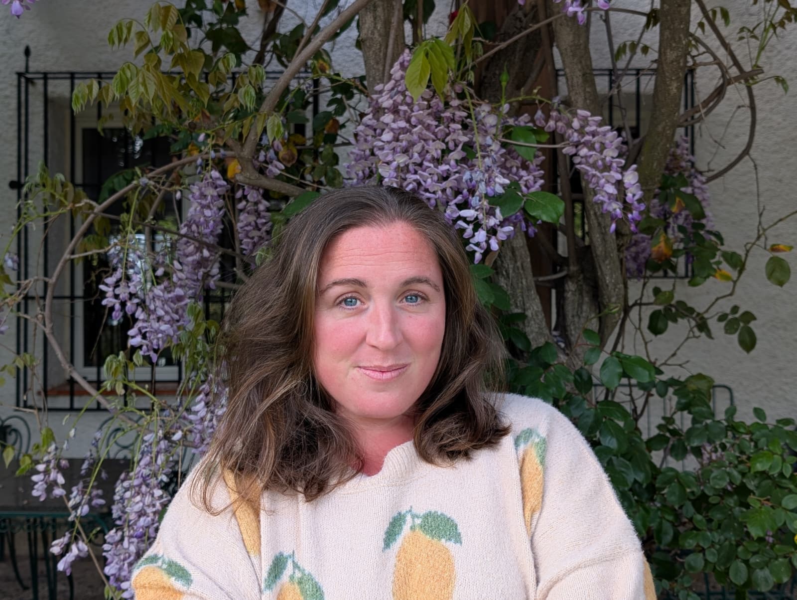 Sara Noguera, maestra: “La manera más sana de trabajar la autoestima es que los hijos vean a sus padres aceptarse tal y como son”