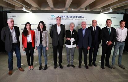 Foto de familia a la llegada al debate final de EL PAÍS y la cadena SER.