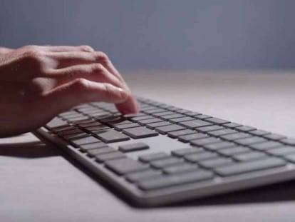 Microsoft presenta un nuevo teclado con lector de huellas integrado