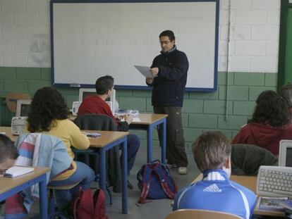 Clases de refuerzo en un instituto andaluz. / Javier Barbancho