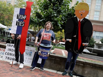 Protestas contra Trump a las puertas del tribunal, el martes.