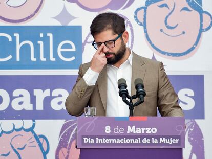 El presidente chileno Gabriel Boric en un acto conmemorativo del Día Internacional de la Mujer en La Moneda, Santiago.