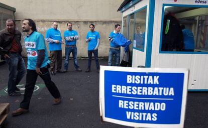 Trabajadores de Edesa en las primeras horas de su encierro.