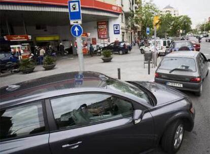 Vista de una gasolinera situada en la calle de Aragón de Barcelona el pasado mes de junio.