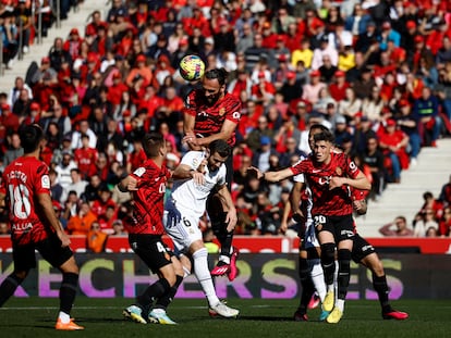 Muriqi durante una acción en el partido del Mallorca contra el Real Madrid, en Son Moix este domingo.