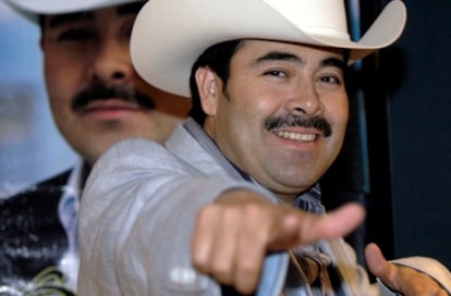 El cantante norteño Sergio Vega, asesinado ayer ea balazos en México.
