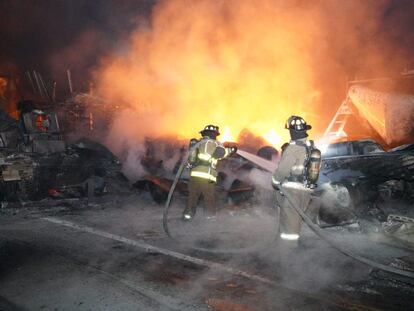 Choque en la carretera México-Querétaro deja varios tráilers incendiados y 8 personas lesionadas.