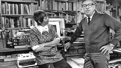 Ray Bradbury con su mujer Maggie.