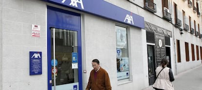 Una sucursal de la aseguradora AXA, en Madrid.