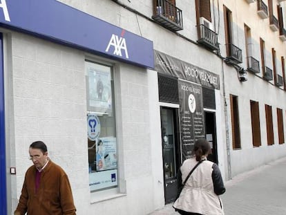 Una sucursal de la aseguradora AXA, en Madrid.