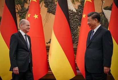 El canciller alemán, Olaf Scholz, y el presidente chino, Xi Jinping, durante la visita del primero a Pekín.