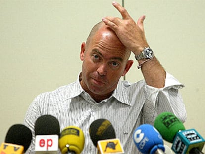 Vicente Sáez Merino, ayer, durante la rueda de prensa en la que anunció los ajustes que ha diseñado el grupo.