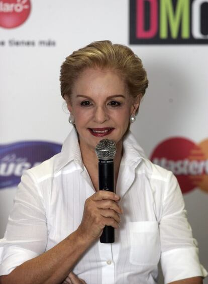 Carolina Herrera ha llamado a la unidad para luchar contra el cáncer de mama y ha apoyado la idea de crear un eslogan mundial para concienciar sobre la enfermedad. "Creo que deberíamos estar todos unidos (en la lucha contra el cáncer) y tener un eslogan para todo el mundo porque si nos unimos seremos mucho más fuertes y las mujeres harán más caso", ha señalado. La diseñadora venezolana participa en la campaña internacional Iniciativa SER, para informar sobre la prevención y tratamiento contra la enfermedad.