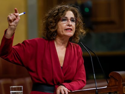 La vicepresidenta cuarta y ministra de Hacienda, María Jesús Montero, en el Congreso el miércoles.