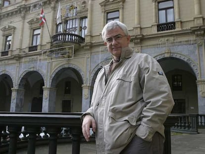 José Antonio Rekondo, ante el Ayuntamiento de Hernani.