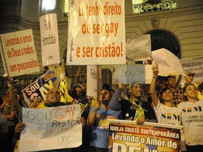 Manifestação pelo dia do Orgulho LGBT no Rio de Janeiro em 2013.