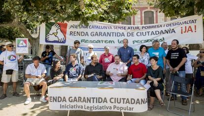 Una concentració per demanar la renda garantida de ciutadania.