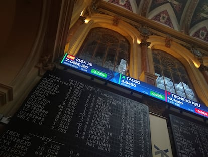 Vista de una de las pantallas de la Bolsa de Madrid.