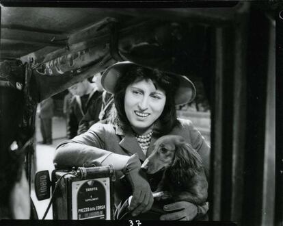  Anna Magnani, en 'Nosotras las mujeres', filme de 1953 dirigido por  Alfredo Guarini, Gianni Franciolini, Roberto Rossellini, Luigi Zampa y Luchino Visconti.