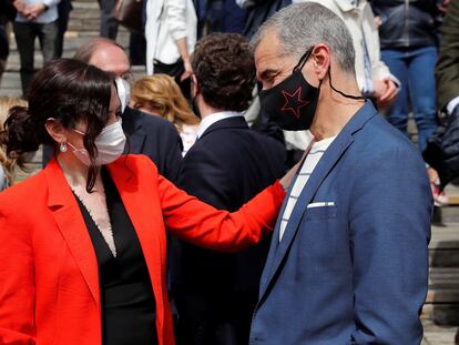 Isabel Díaz Ayuso y Toni Cantó, quinto en la lista de la candidatura de la formación, este miércoles en el auditorio del parque Lineal del Manzanares.