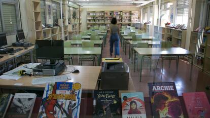 Biblioteca del instituto público María Guerrero, en Collado Villalba, en junio de 2020.
