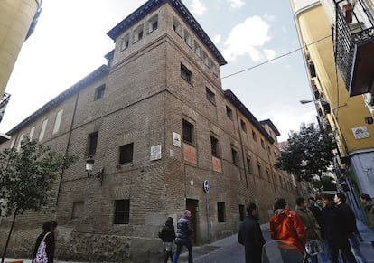 The fa&ccedil;ade of Madrid&#039;s Trinitarios church, where Cervantes&#039; tomb lies.