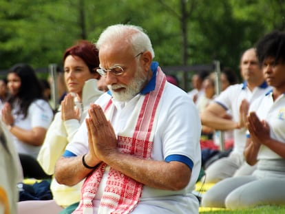 El primer ministro indio, Narendra Modi, haciendo Yoga en Nueva York el 21 de junio pasado.