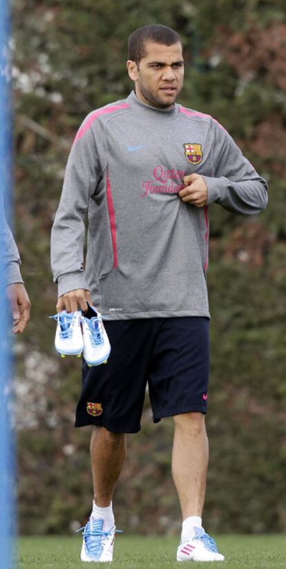 Alves, en el entrenamiento de ayer.