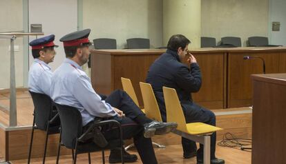Alejandro Ruiz en el banc dels acusats de l'Audiència de Lleida.