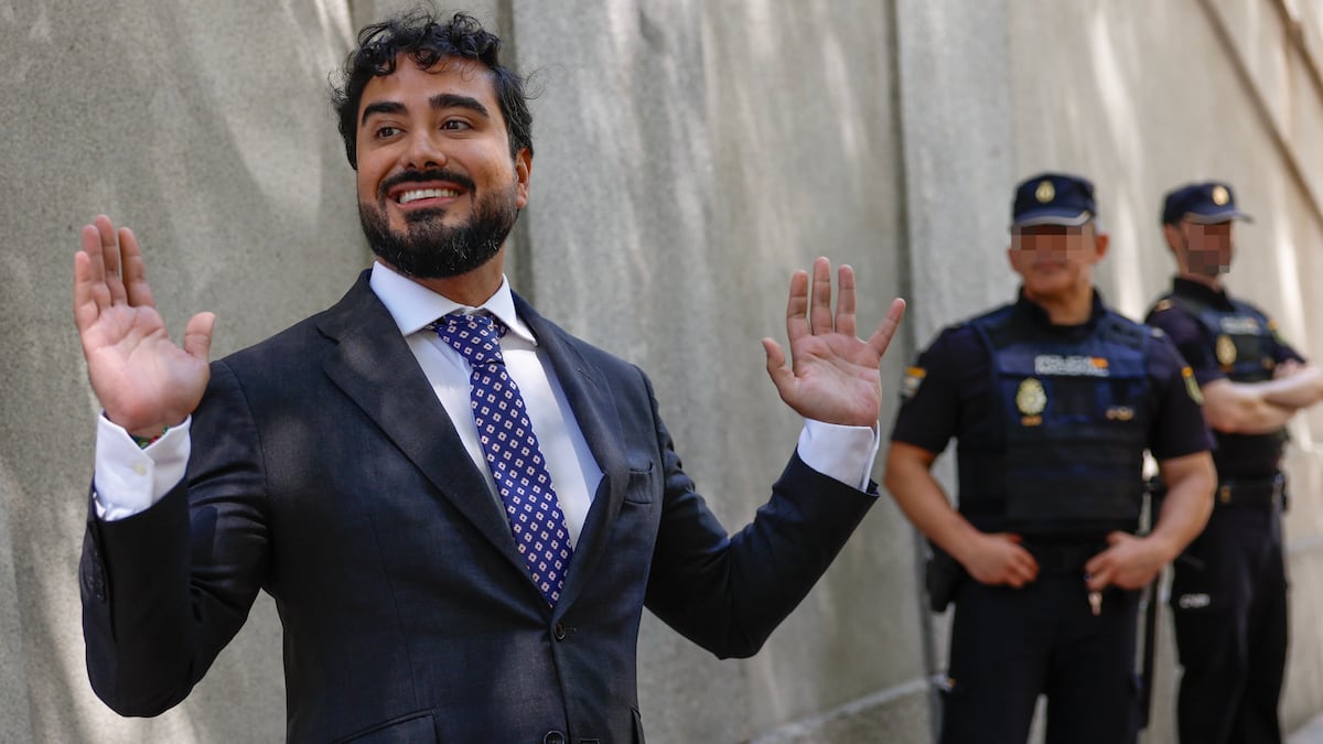 El Supremo cita a Alvise como investigado por revelación de secretos y acoso a dos eurodiputados de su grupo