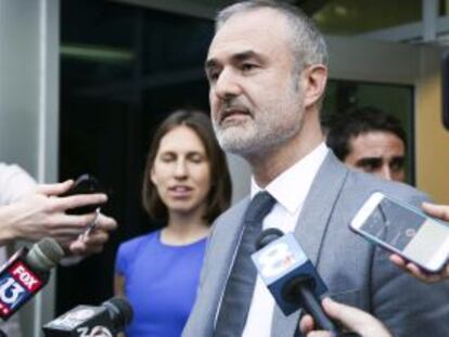 Nick Denton, fundador de Gawker, a la salida de un tribunal de Florida en 2016.