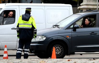 Atascos cerca de la estación de Atocha por los cortes de tráfico en el centro de Madrid.