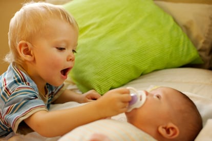 La situación de anunciar al hijo de que va a tener un hermano mayor es un momento al que se enfrentan algunos padres.