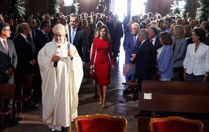 Los reyes Felipe y Letizia a su llegada a la Basílica de Covadonga.