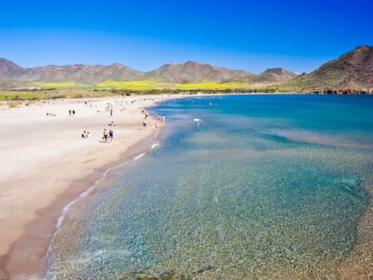 Playa de los Genoveses, en el Parque Natural de Cabo de Gata-Níjar, en Almería.