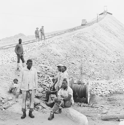 'Crew working surface, Rustenberg platinum mine', North West Province' (1971).