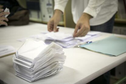 Recompte de butlletes durant el 9-N.