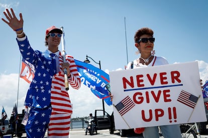 Trump supporters outside his Mar-a-Lago home on Monday.